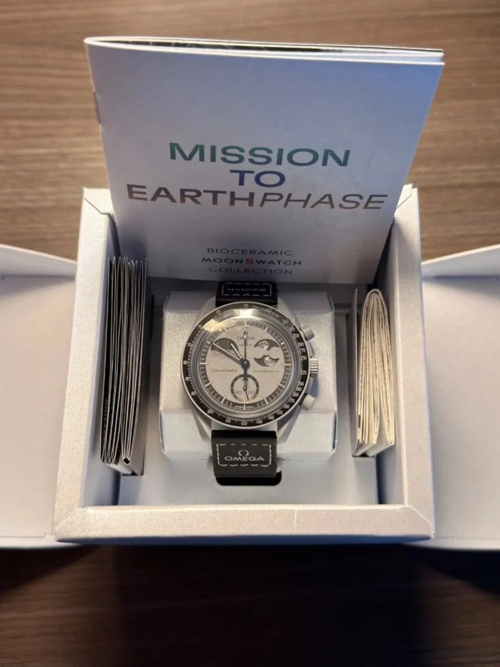 Swatch Omega MoonSwatch Mission to Earthphase New